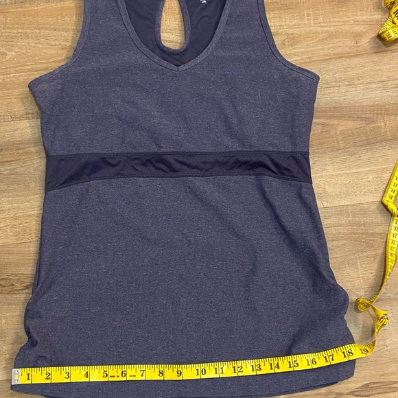 Two sports tank tops - Picture 6 of 10